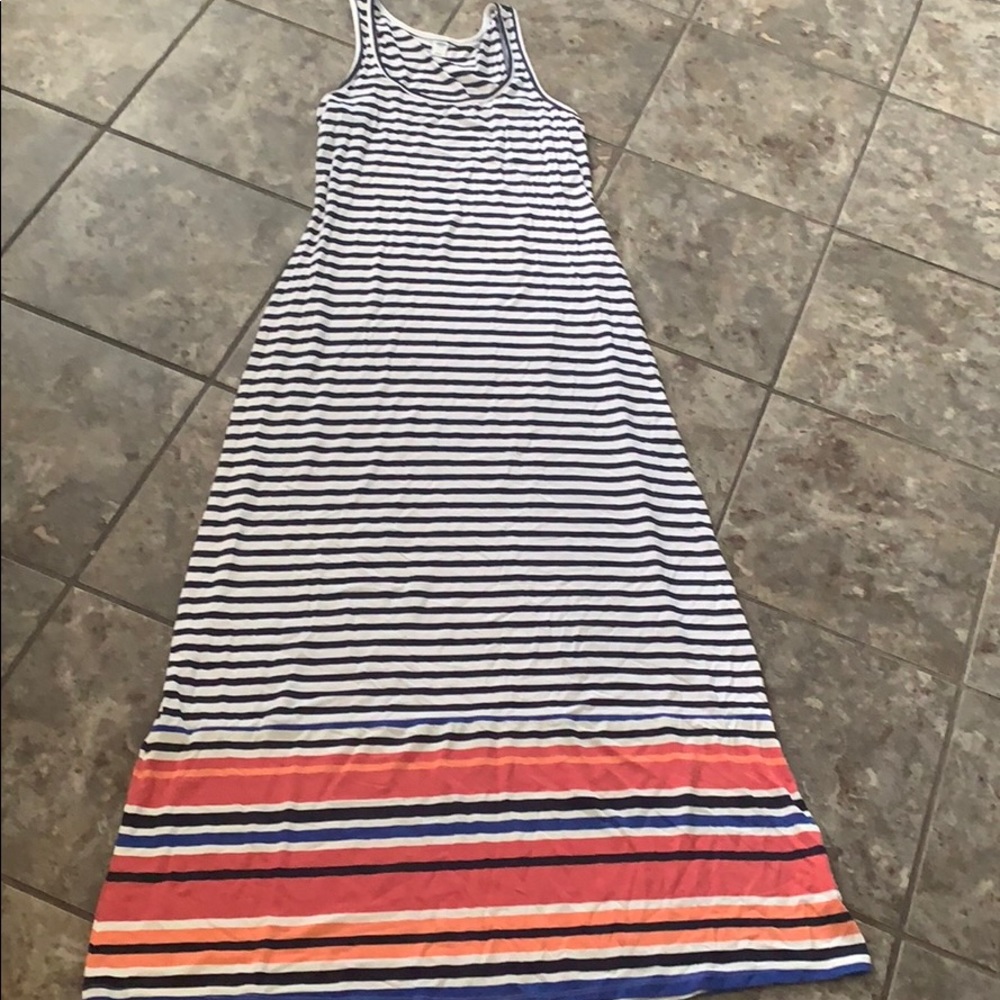 Cute maxi dress!